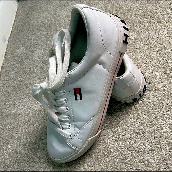 NEW white leather tommy hilfiger sneakers - Picture 1 of 3